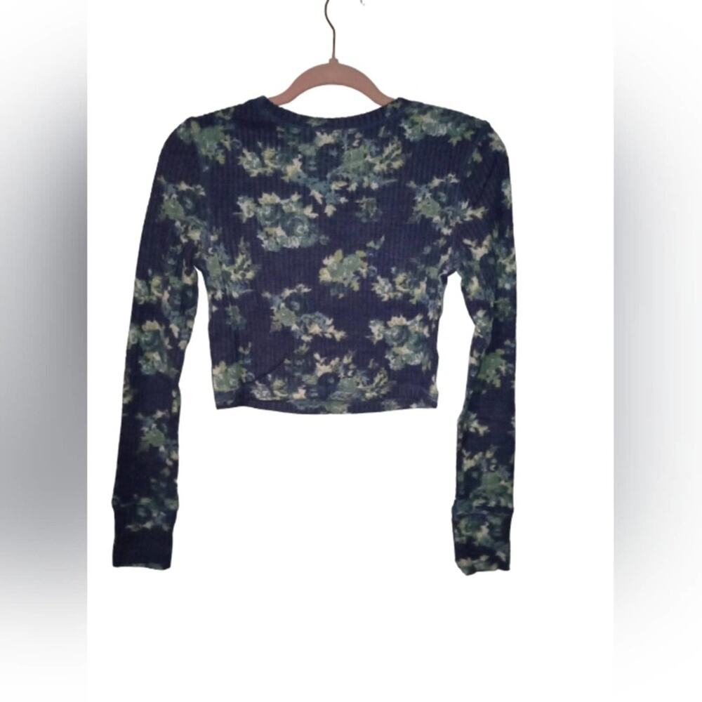 [B3] Urban Outfitters Crop Floral Long Sleeve Top - Picture 3 of 4